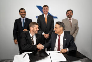 Representantes da Embraer e Mubadala
