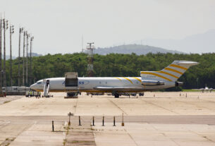 Boeing 727-200 cargueiro da uruguaia AirClass no Galeão (foto: Daniel R.Carneiro / DRC Imagem)