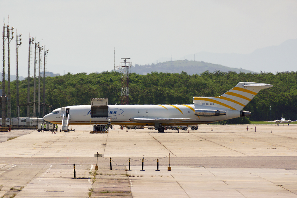 Boeing 727-200 cargueiro da uruguaia AirClass no Galeão (foto: Daniel R.Carneiro / DRC Imagem)