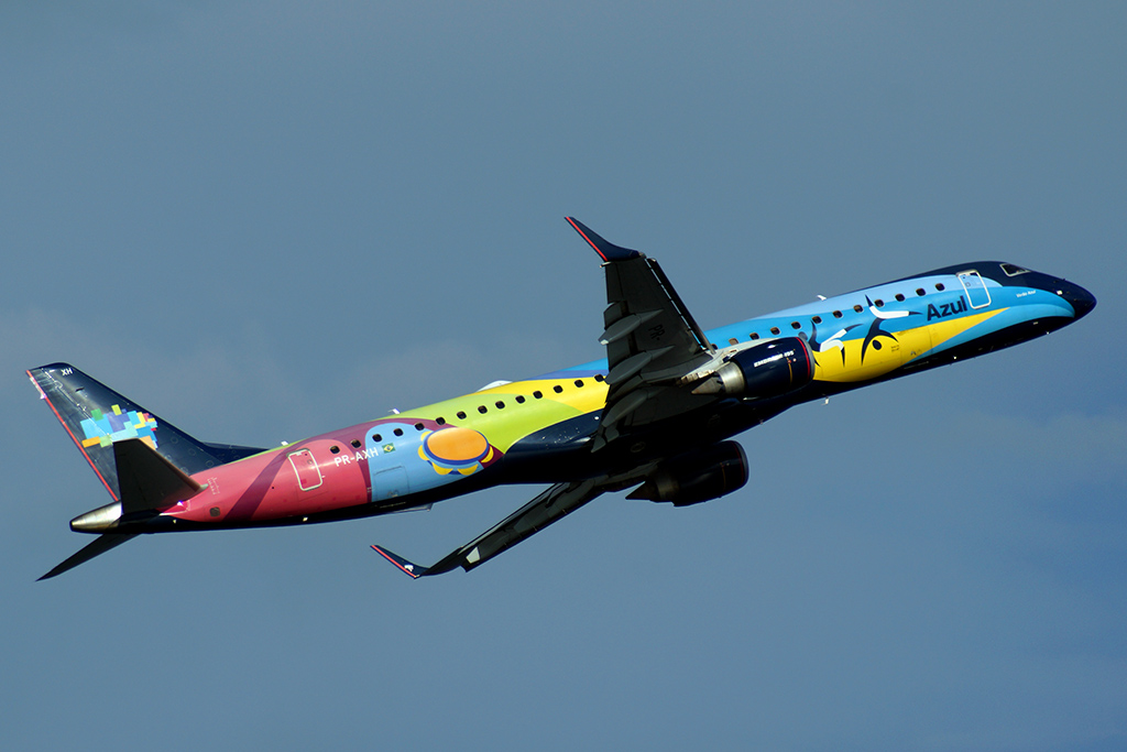 Embraer 195 da Azul (foto: Daniel R.Carneiro / DRC Imagem)