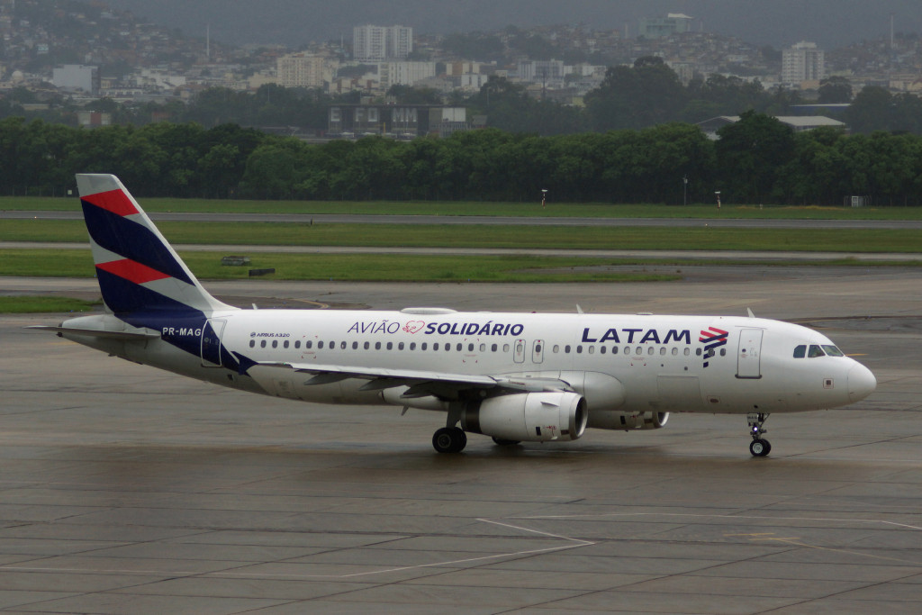 Airbus A320 "Avião Solidário" da LATAM (foto: Daniel R.Carneiro / DRC Imagem)