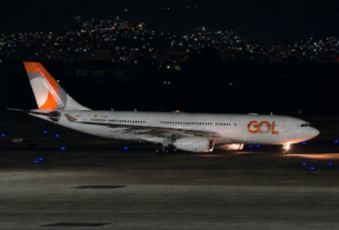Airbus A330-200 EC-NBN decola para o primeiro voo nonstop da GOL entre Rio e New York.