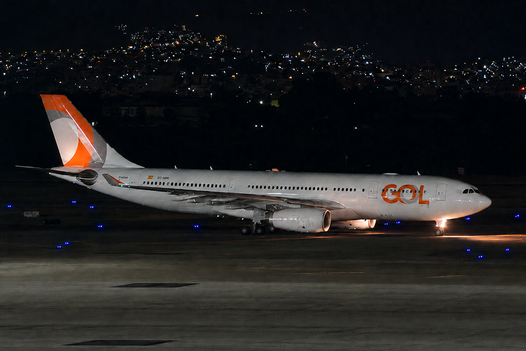 Airbus A330-200 EC-NBN decola para o primeiro voo nonstop da GOL entre Rio e New York.