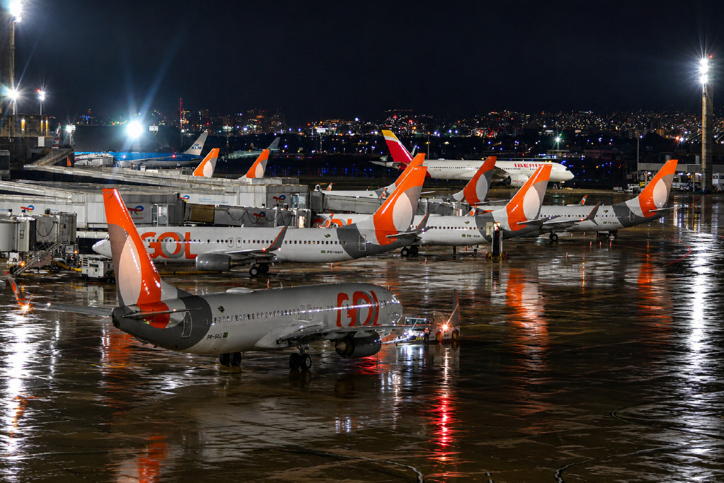 Aeroporto do Galeão, no Rio de Janeiro, à noite (foto: Daniel R.Carneiro / DRC Imagem)