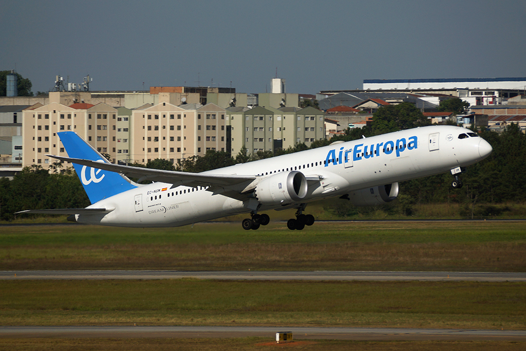 Boeing 787-9 da Air Europa em Guarulhos (foto: Daniel R.Carneiro / DRC Imagem)