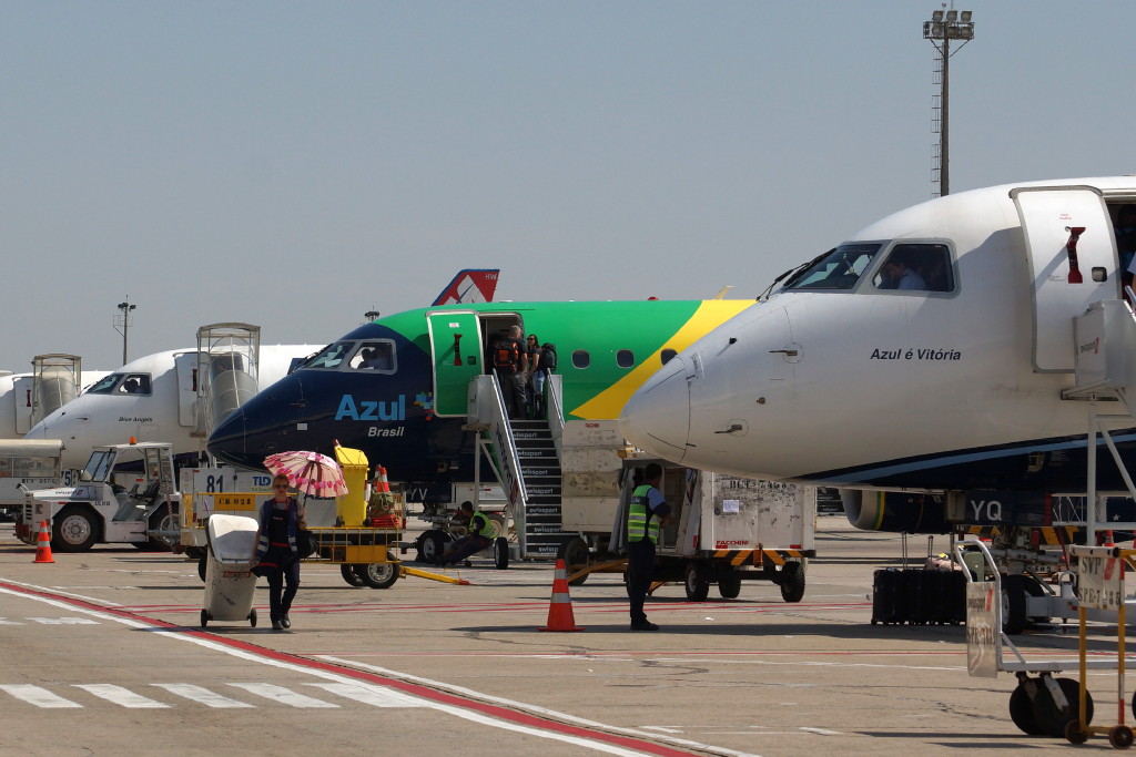 Aviões da Azul em Viracopos (foto: Daniel R.Carneiro / DRC Imagem)