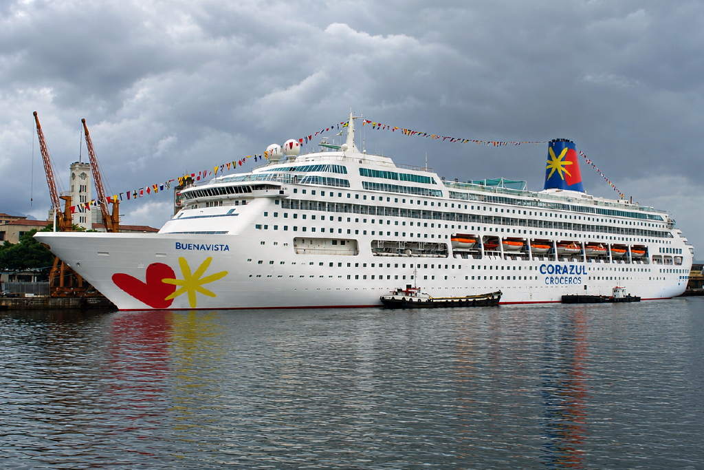 Navio Buenavista da Corazul Cruceros (foto manipulada com IA de Daniel R.Carneiro / DRC Imagem)