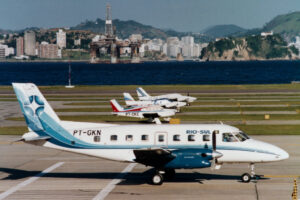 EMB-110P Bandeirante da Rio-Sul (foto: Daniel R.Carneiro / DRC Imagem)