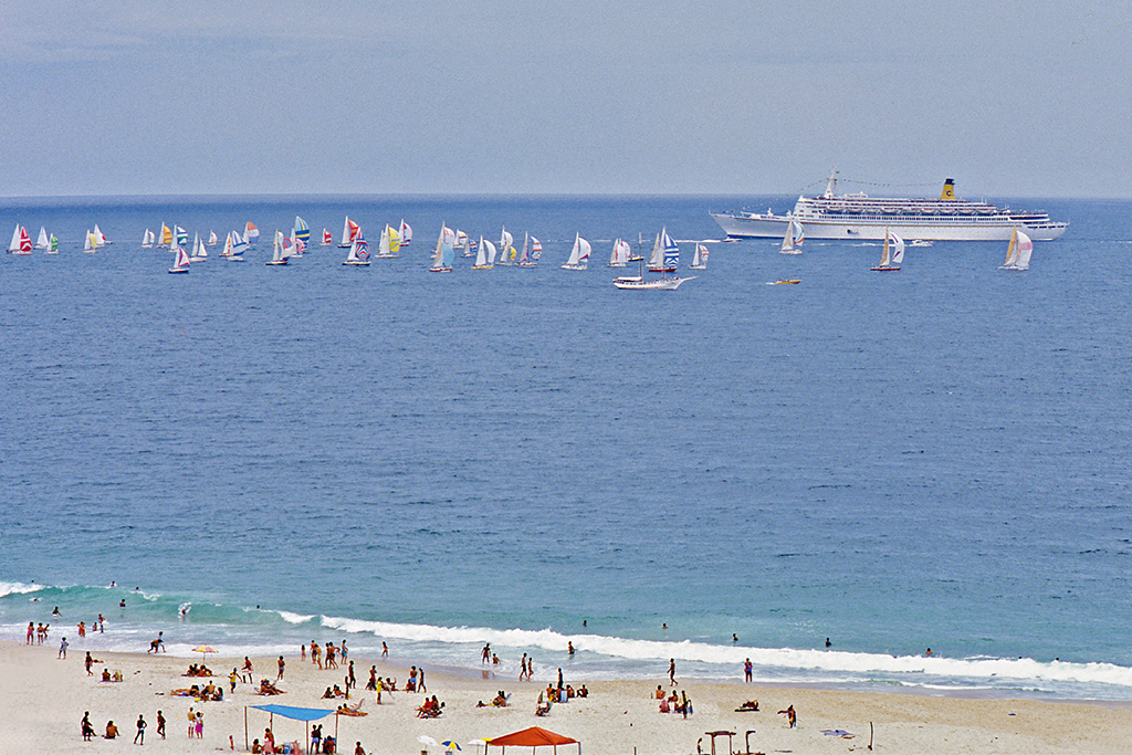 Eugenio C na Praia de Copacabana, Rio de Janeiro (foto: Costa Crociere)