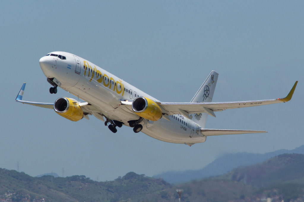 Boeing 737-800 da Flybondi (foto: Daniel R.Carneiro / DRC Imagem)
