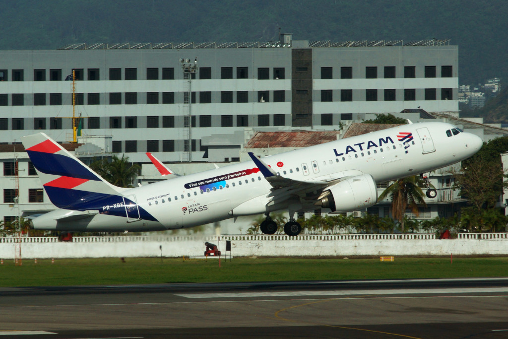 LATAM Airbus A320neo LATAM Pass (foto: Daniel R.Carneiro / DRC Imagem)