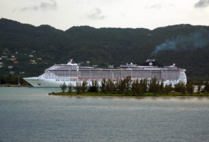 MSC Divina em Montego Bay (foto: Daniel R.Carneiro / DRC Imagem)