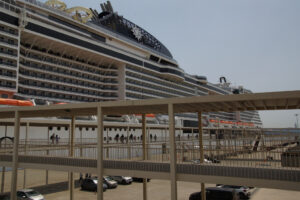 MSC Virtuosa em Lisboa (foto: Daniel R.Carneiro / DRC Imagem)