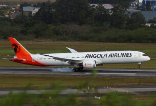 Boeing 787-10 da TAAG em Guarulhos (foto: Daniel R.Carneiro / DRC Imagem)
