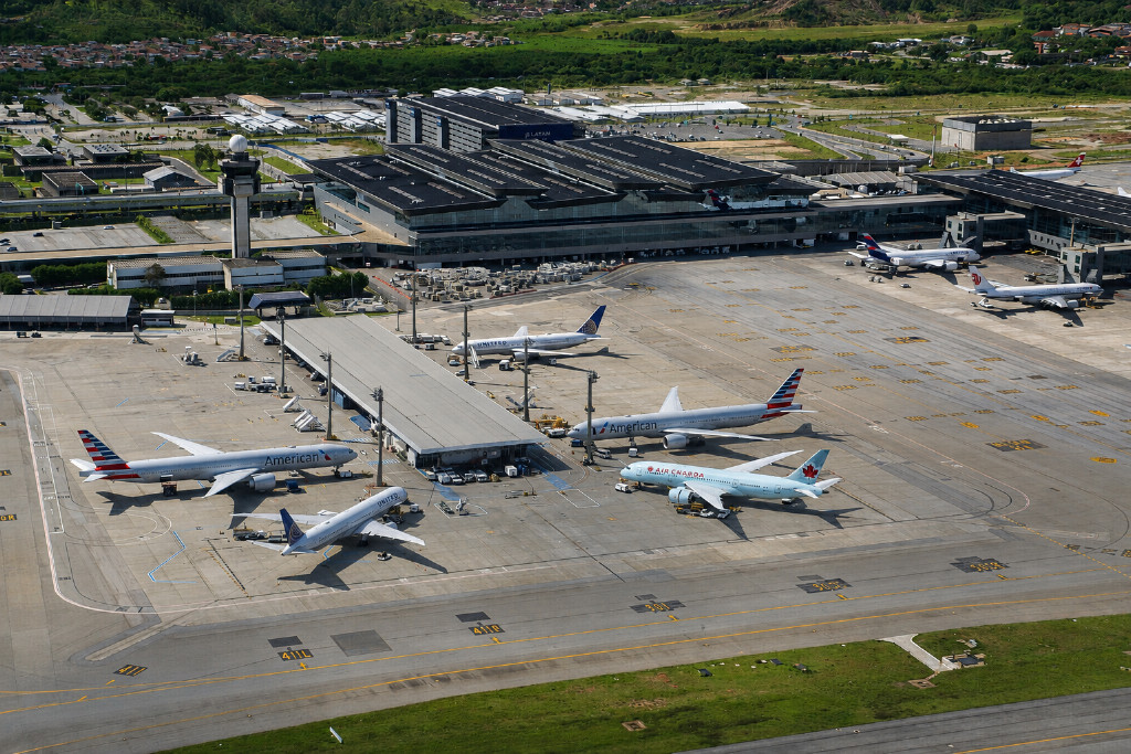 Vista Aérea do aeroporto de Guarulhos (foto: Daniel R.Carneiro / DRC Imagem)