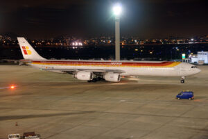 Airbus A340-600 da Iberia no Galeão, Rio de Janeiro (foto: Daniel R.Carneiro / DRC Imagem)