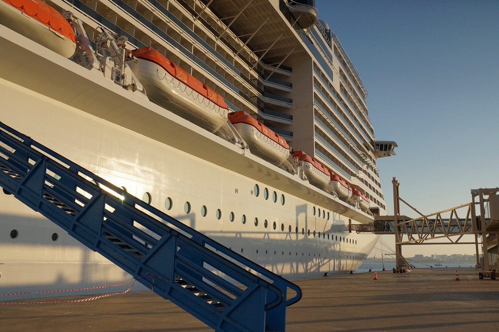 MSC Megaviglia em Lisboa (foto: Daniel R.Carneiro / DRC Imagem)