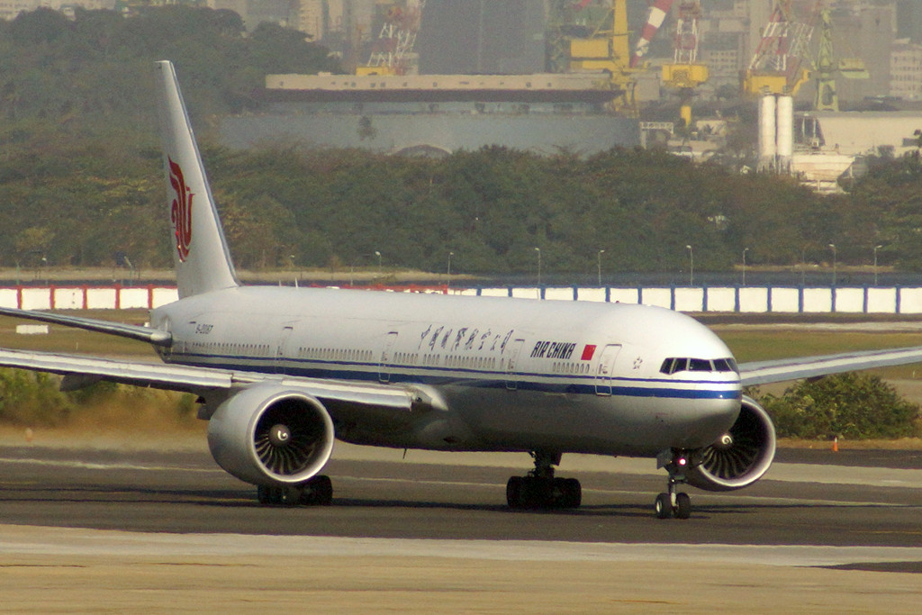 Boeing 777-300 da Air China no Rio de Janeiro (foto: Daniel R.Carneiro / DRC Imagem)